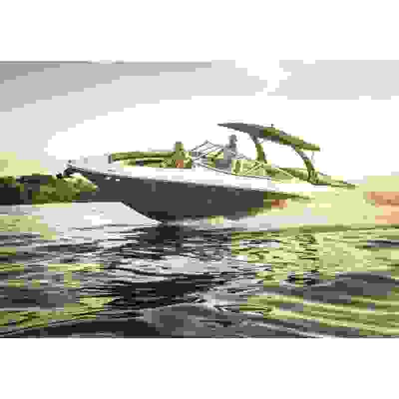 6.2L 350HP Mercury Stern-Drive MerCruiser® - Image 3