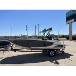 New Glastron GTD 205 244'